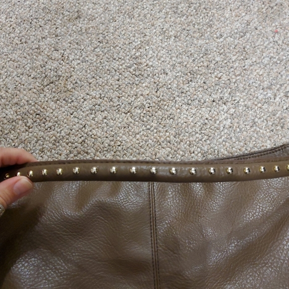 Kenneth Cole Reaction Brown Leather Shoulder Purse with Gold Studded Strap - Picture 5 of 15